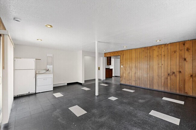 Building Photo - NE House 3/bd 1.75/ba 1/cg