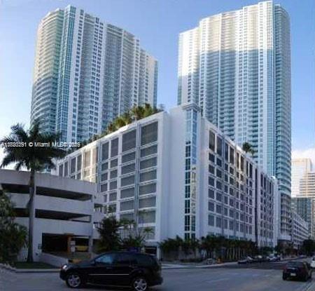 Building Photo - 950 Brickell Bay Dr