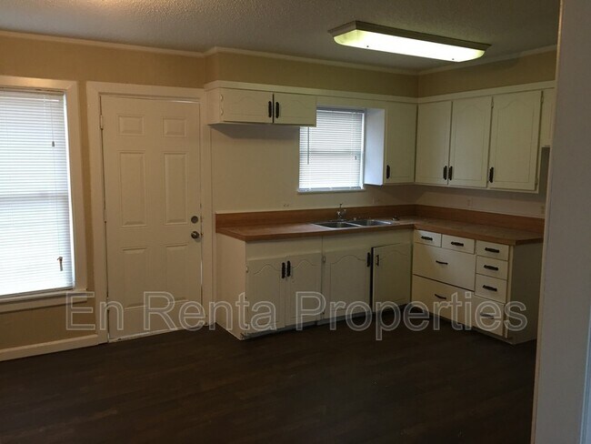 Primary Photo - 1116 Rice St
