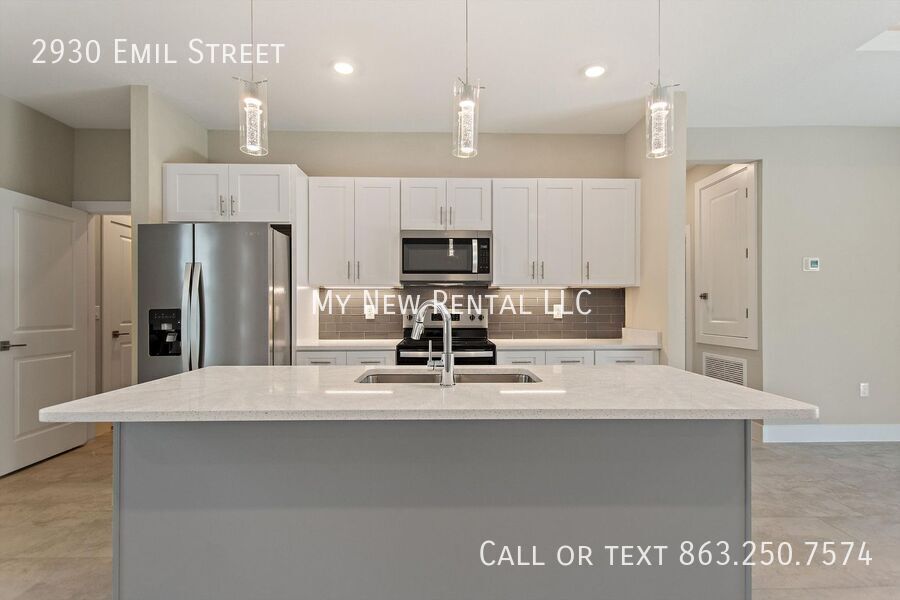 Building Photo - 2930 Emil St