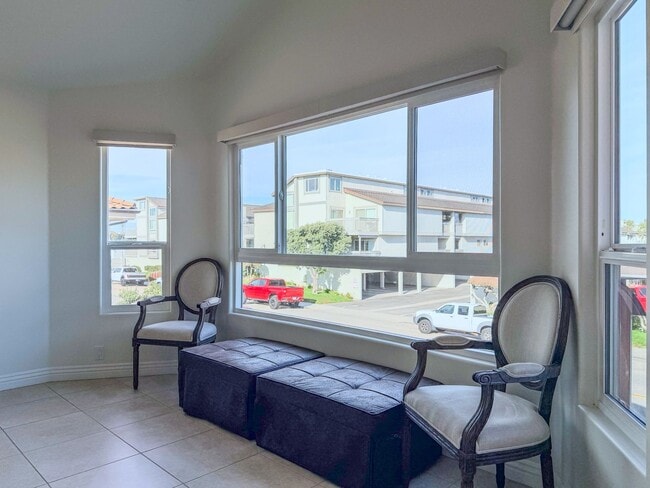 Building Photo - 3953 Sunset Ln