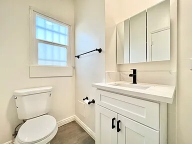 Building Photo - 1034 1/2 S Fairfax Ave