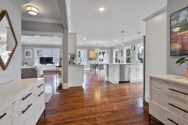 Building Photo - 81 Butler St