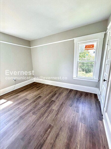 Building Photo - 2216 E 82nd St