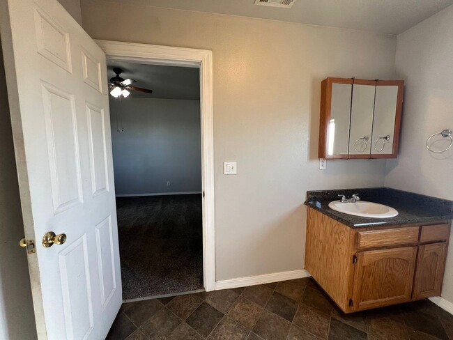 Building Photo - Adorable Country Home For Rent