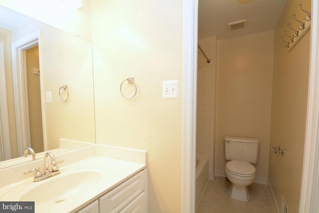 Building Photo - 10249 Quiet Pond Terrace