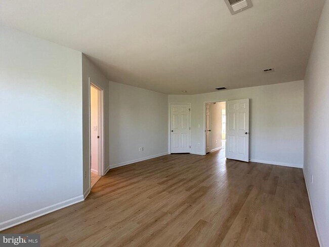 Building Photo - 25274 Gothic Square