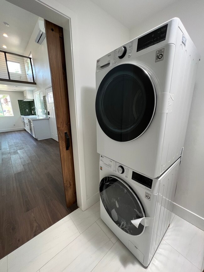 Building Photo - 4457 Estrella Ave