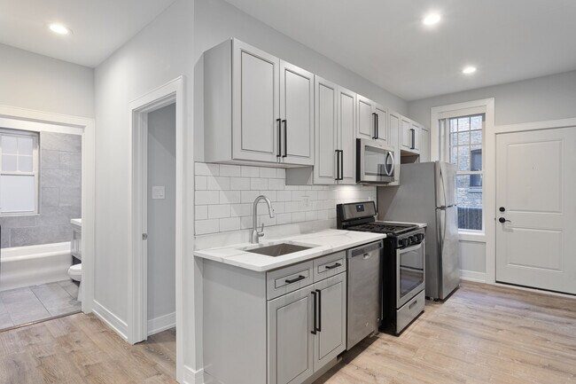 Building Photo - 6948 N Wolcott Ave