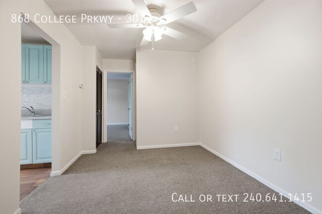 Building Photo - 868 College Pkwy