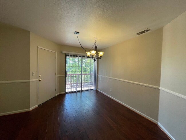 Building Photo - Exceptionally Roomy Upstairs 2 Bed 2 Bath Duplex! Dishwasher, Garage, Washer/Dryer Hookups
