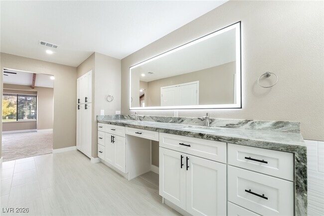 Building Photo - 968 Pinehurst Dr