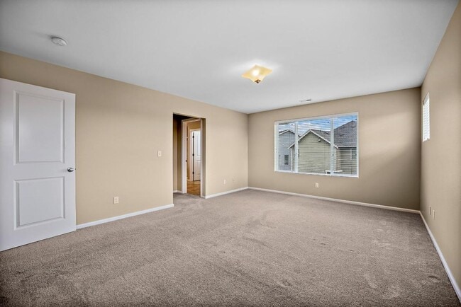 Building Photo - Spacious Spanaway Home w/ A/C & 5 Bedrooms...