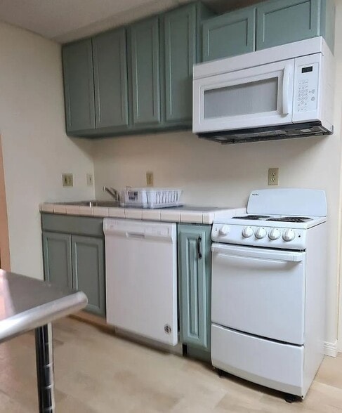 Building Photo - 116 E Second St