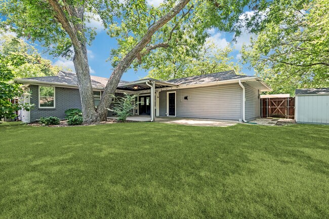 Building Photo - 7105 Bennington Dr