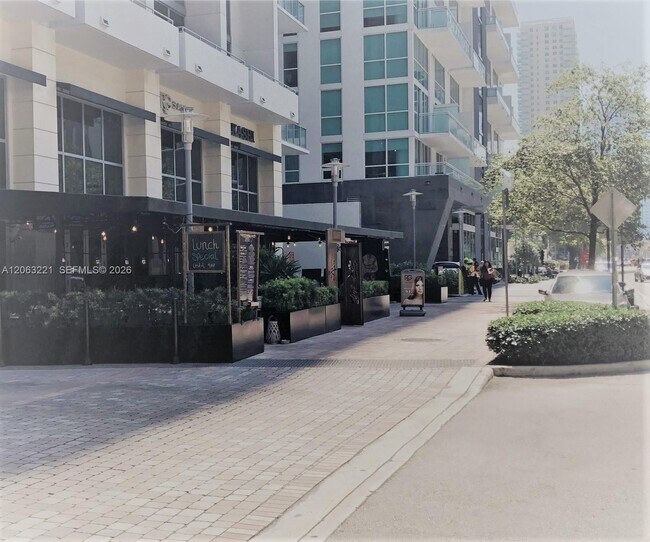 Building Photo - 1050 Brickell Ave