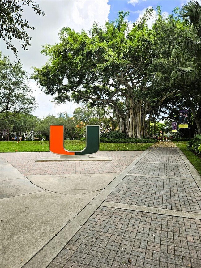 Building Photo - 104 Santander Ave