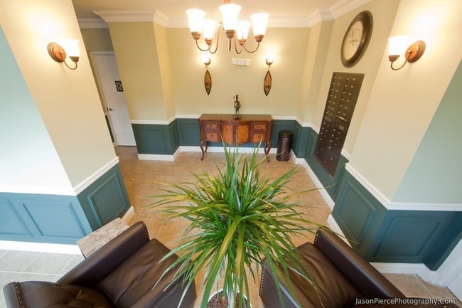 Interior Photo - The Colonade