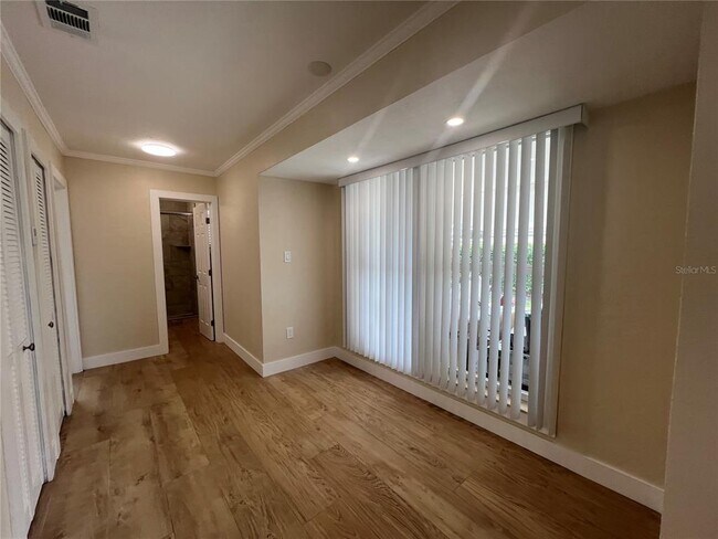 Building Photo - 2464 Picnic St