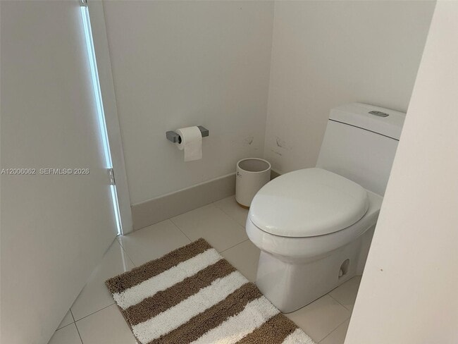 Building Photo - 121 NE 34th St