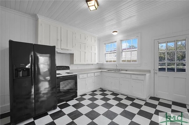 Building Photo - 116 Ivey St