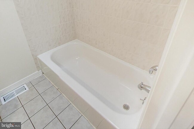 Building Photo - 1749 L St NE