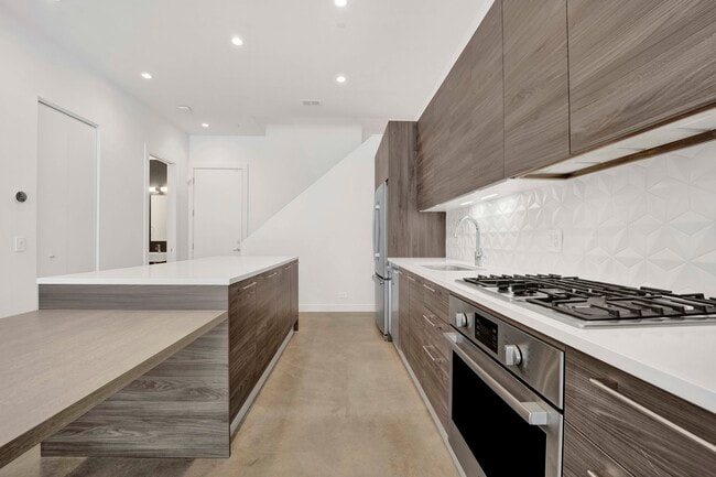 Building Photo - 1017 N Cleveland Ave