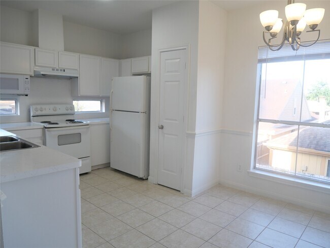 Building Photo - 6289 Wilcrest Dr