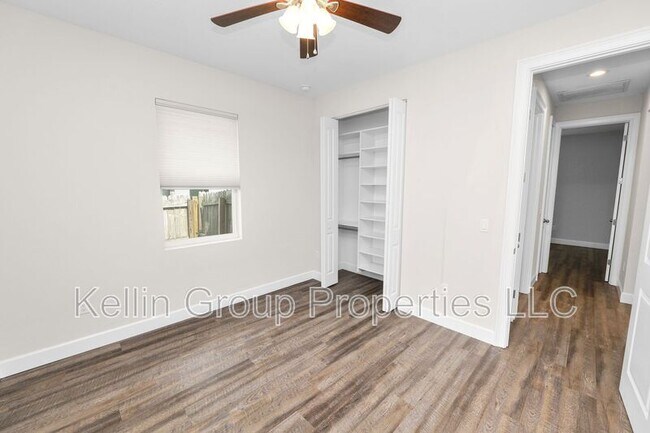 Building Photo - 3725 57th Ave N