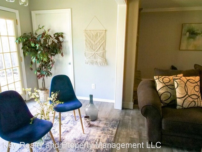 Building Photo - 2 br, 1.5 bath House - 8131 NW 23rd St - 8...