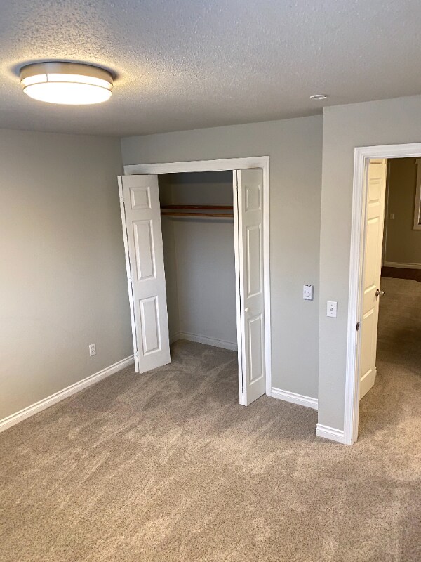 Building Photo - 3901 15th Ave S