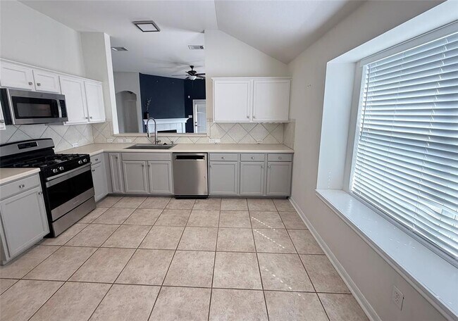 Building Photo - 428 River Crossing Trail