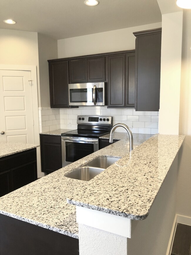 Building Photo - LUXURY 2 STORY DUPLEX LOCATED IN MIDLOTHIA...