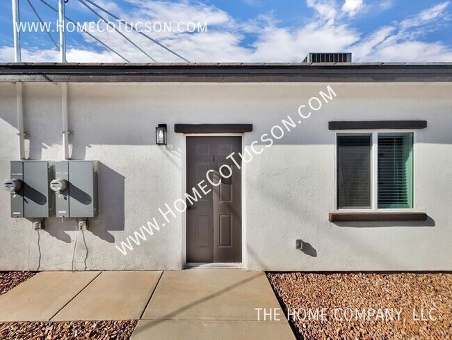 Building Photo - 1603 S Van Buren Ave