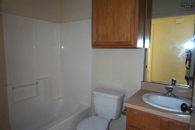 Building Photo - 4710 Brookdale Dr