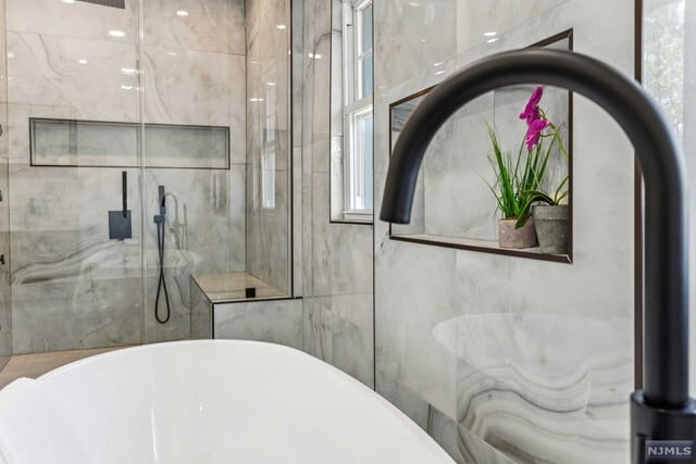 Building Photo - 648 E Broad St