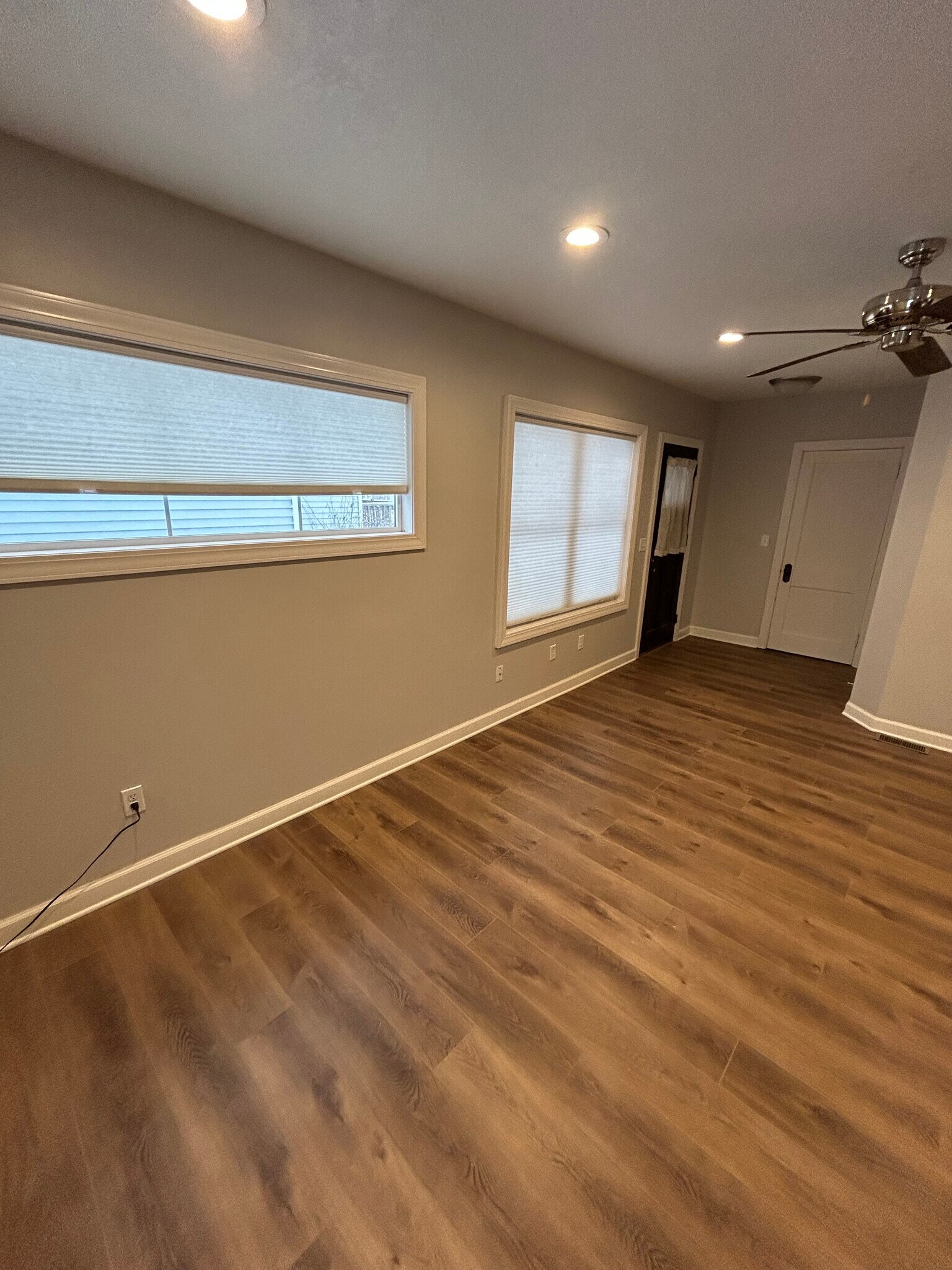 Building Photo - 950 29th Ave NE