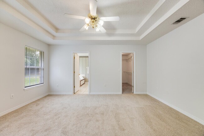 Building Photo - 2803 MacGregor Ln