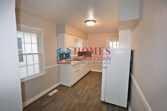 Building Photo - Two Bedroom House | Now Available