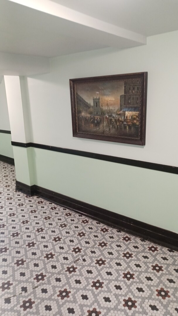 Building Photo - 5132 W 21st St