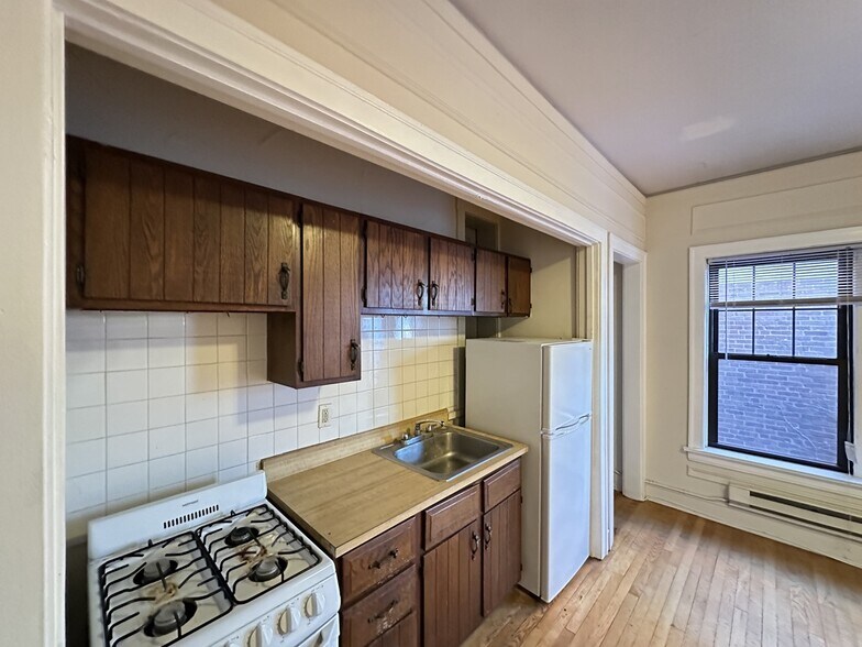 Building Photo - 1314 Oak Ave