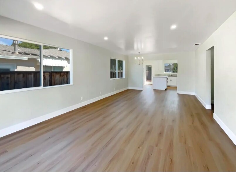 Building Photo - 4840 Piper St