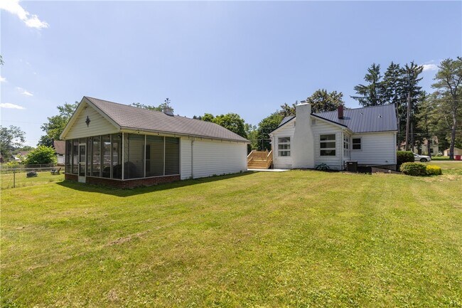 Building Photo - 578 Victory Hwy