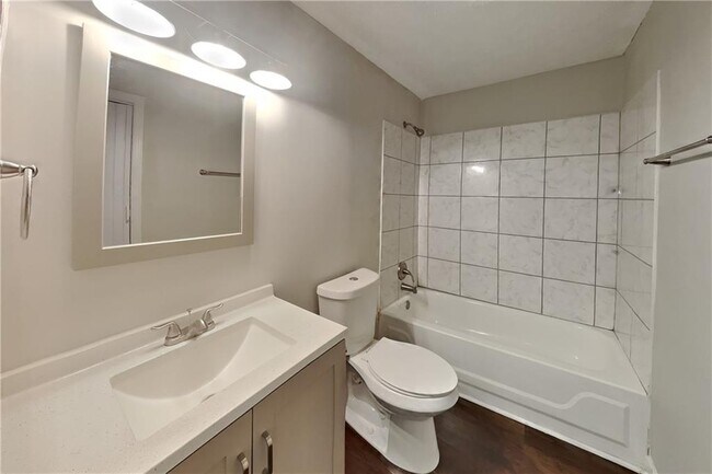 Building Photo - 2242 Josephine Ct
