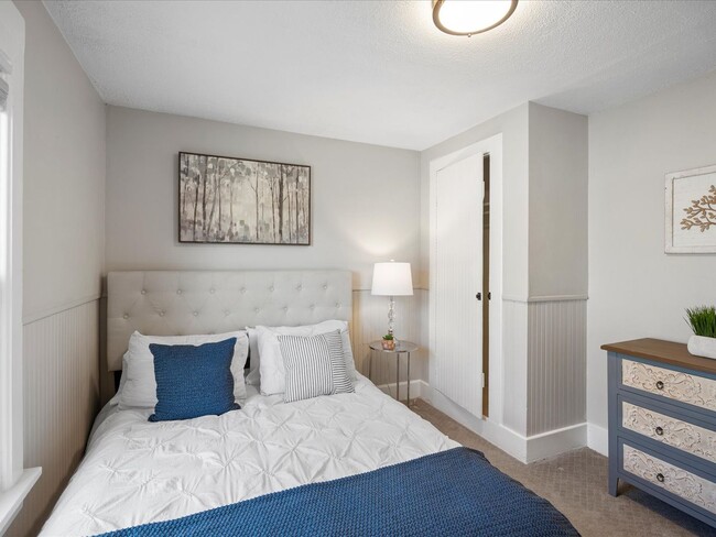 Building Photo - Charming Updated Bungalow near Downtown De...