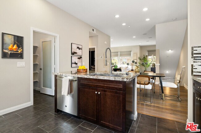 Building Photo - 1025 Star Ruby Dr