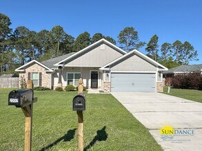 Building Photo - Beautiful 4 Bedroom Home in the Heart of Navarre!