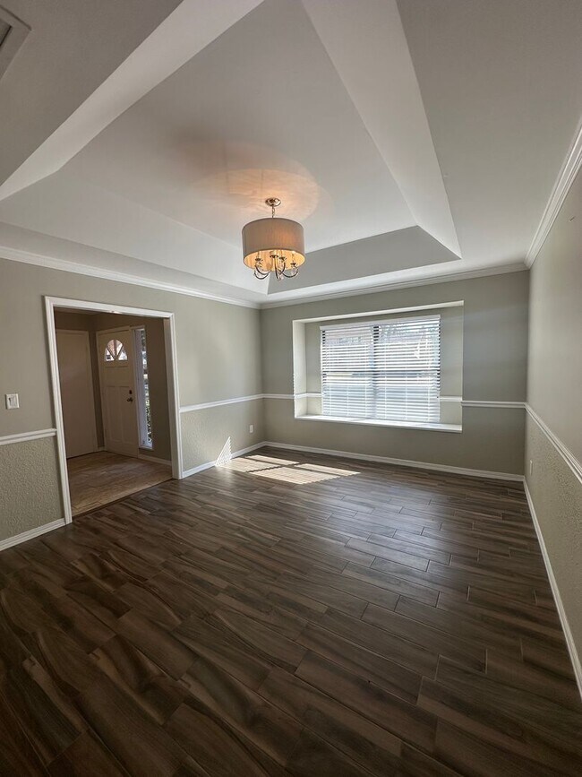Building Photo - Great Location, Near St. John's River, Bea...