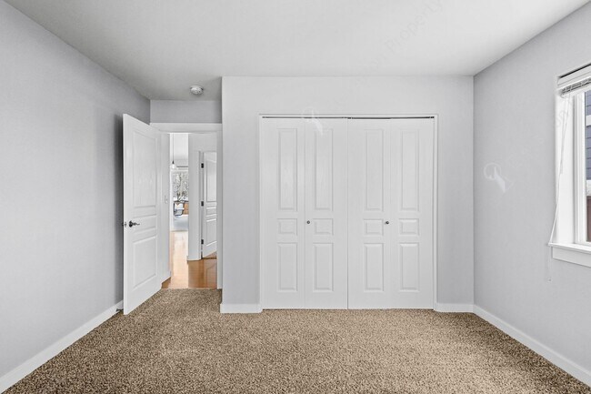 Building Photo - Northeast 3 BR - 2 BA Single-level Home w/ large Backyard