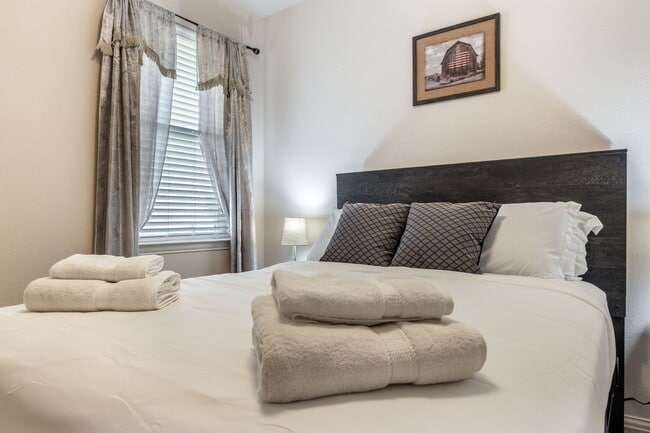 Building Photo - 12044 Ringtail Dr